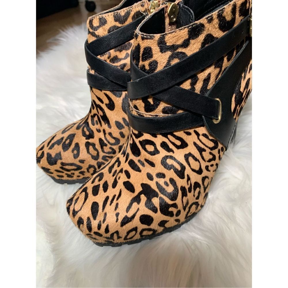 Guess leopard print heels size 7